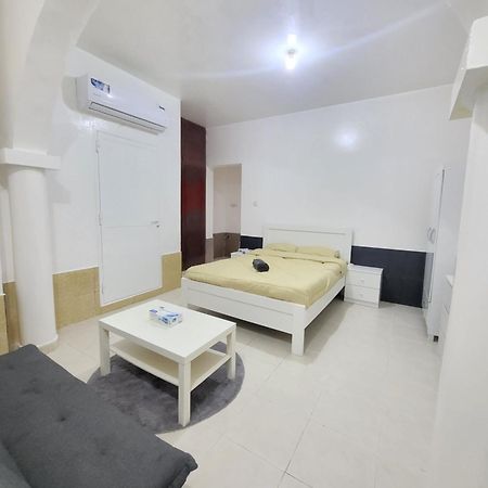 Corniche Full Studio Apartment Abou Dabi Extérieur photo