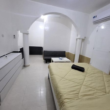 Corniche Full Studio Apartment Abou Dabi Extérieur photo